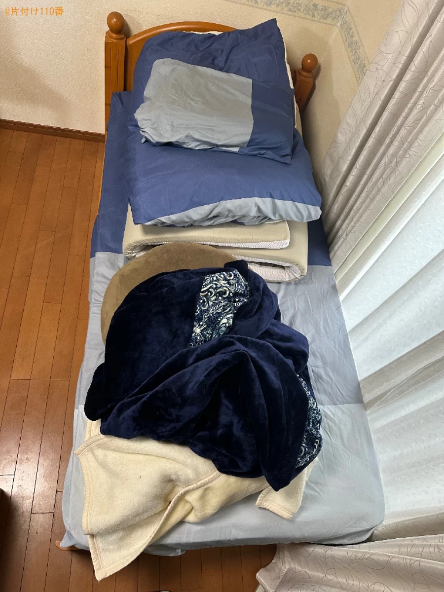 マットレス付きシングルベッド、衣装ケース、布団等の回収・処分